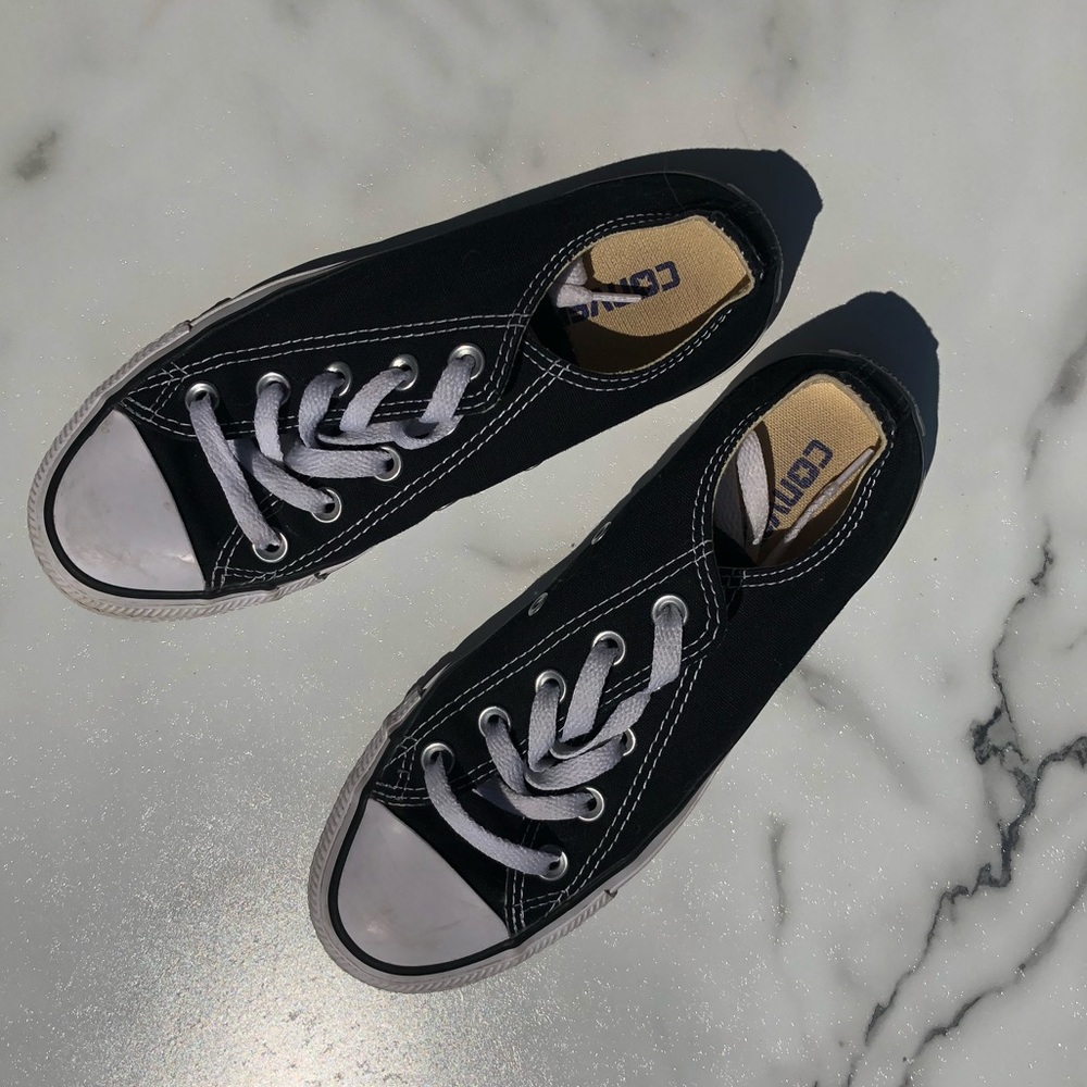 Black Low Rise Converse Size 6 Womens